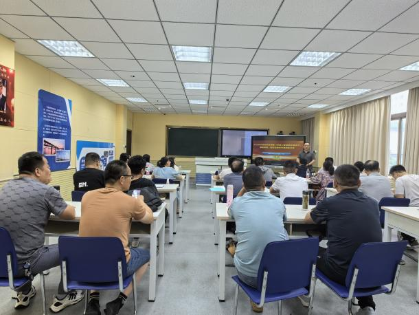 中职院校骨干教师培训 讲座照片2